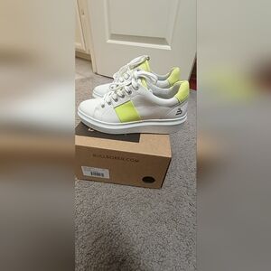 Bullboxer White and Neon Yellow Sneakers